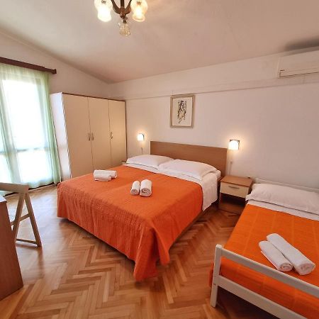 Apartmani Dalija Tučepi Екстериор снимка