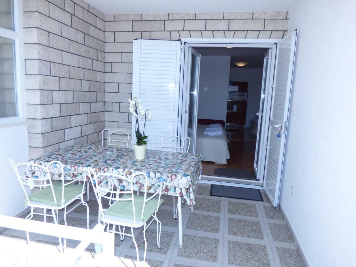 Apartmani Dalija Tučepi Екстериор снимка